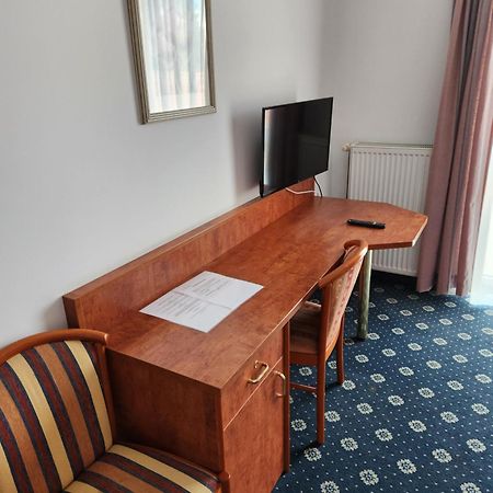 Prisdorf Hotel Hoyers In Pinneberg מראה חיצוני תמונה