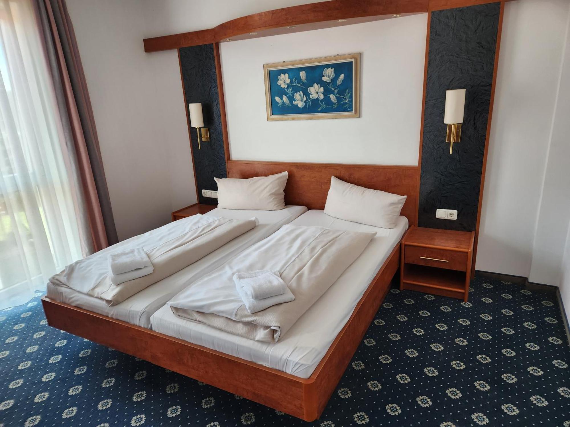 Prisdorf Hotel Hoyers In Pinneberg מראה חיצוני תמונה